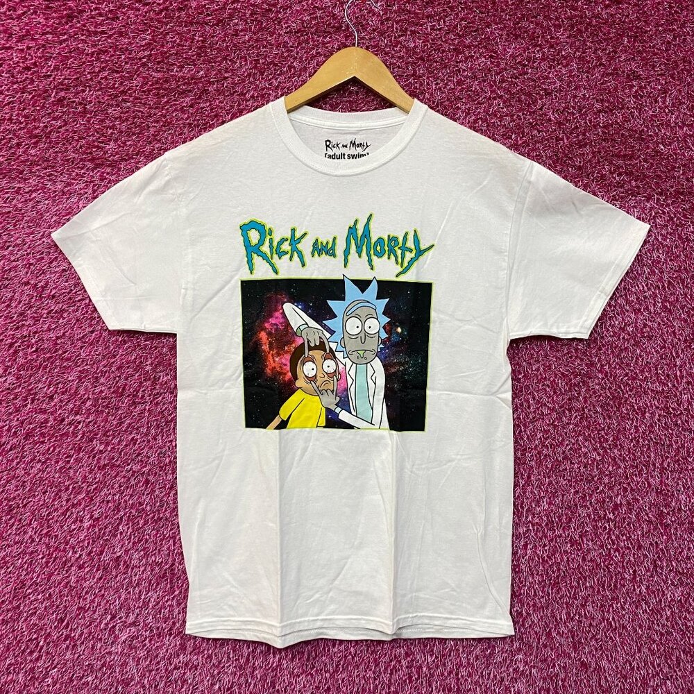 Rick and Morty Eye Pull T-shirt size medium